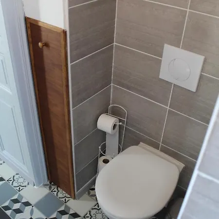 Les Du Prytanee Apartment *