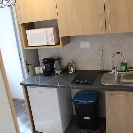 Les Du Prytanee Apartment *